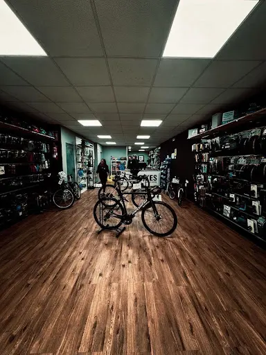 Foto de 51 Bikes, tienda de bicicletas en Betera