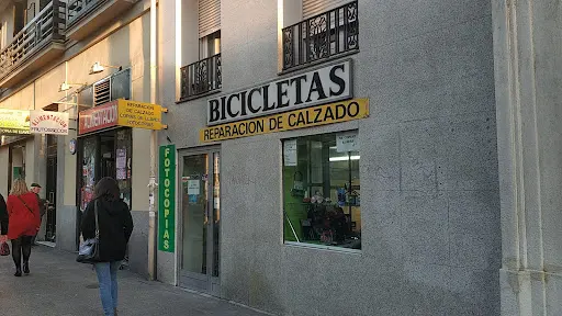 Foto de Bicicletas Reparacion De Calzado, taller de bicicletas en Chamberi