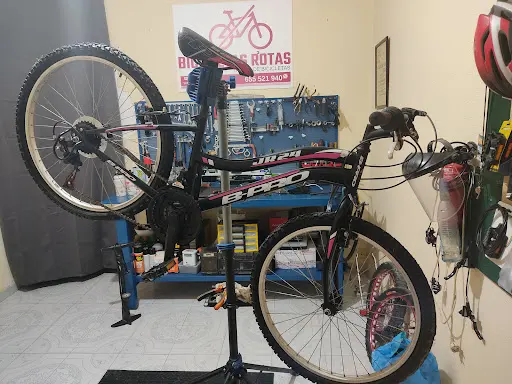 Imagen de Bicicletas Rotas "Taller De Bicis Solidarias