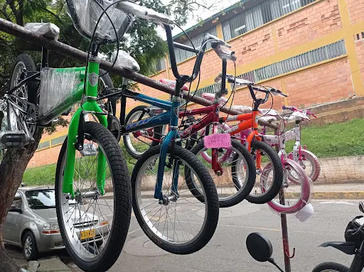 Foto de Bicicletería Y Vulcanizadora, taller de bicicletas en Cali