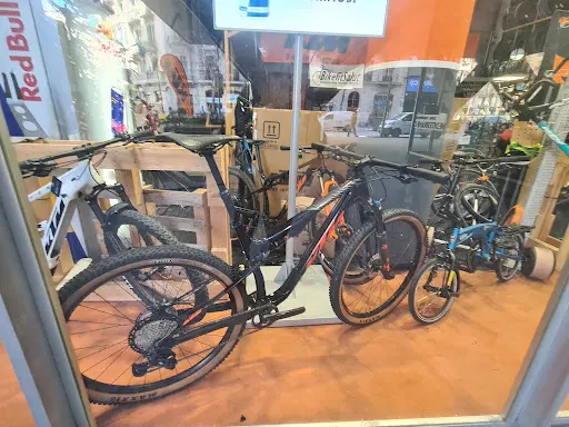 Foto de Bikeit, taller de bicicletas en Barcelona