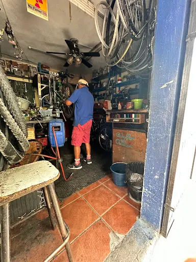 Foto de Caballo De Acero, taller de bicicletas en Colinas de Santa Cruz Segunda Seccion