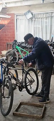 Foto de Cicles Agus, taller de bicicletas en San Javier