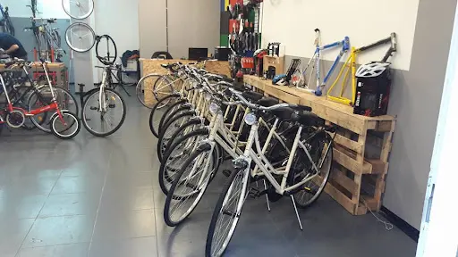 Foto de Cicles La Mundial, taller de bicicletas en Ciutat Vella
