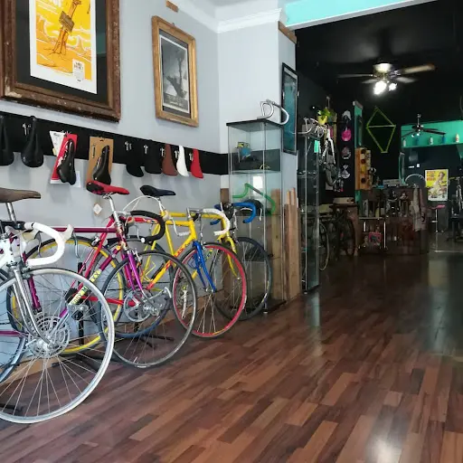 Foto de Ciclos Clase, taller de bicicletas en Sants-Montjuic