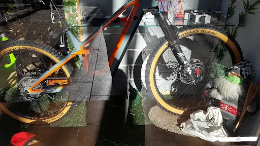 Foto de Ciclosport Mota, tienda de bicicletas en Nou Barris