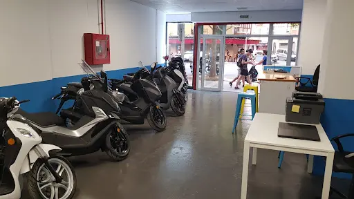 Imagen de Cooltra Scooter Rental Mallorca (Plaza España)