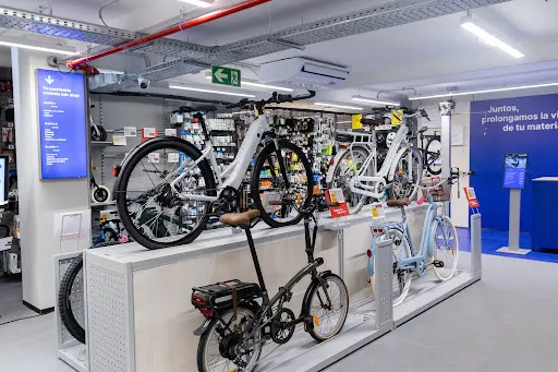 Foto de Decathlon City S'olivar, taller de bicicletas en Palma
