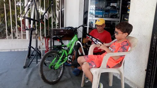 Foto de Doble Casco Bike Almacén Y Taller, taller de bicicletas en Barranquilla