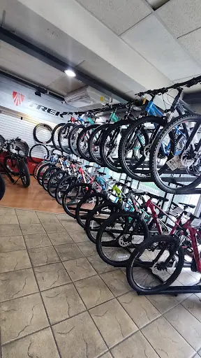 Foto de Echard Bike Center, taller de bicicletas en Villa Presidente Frei, Nunoa, Santiago