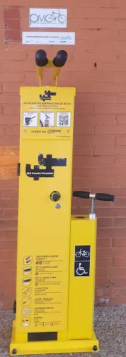 Foto de Estación De Autoreparación De Bicicletas, taller de bicicletas en Laredo