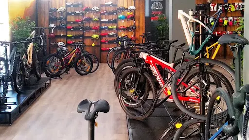 Imagen de Ftorres Probikes | Tienda De Bicicletas En Sevilla (Camas) Y Taller
