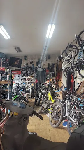 Foto de García Bicis, tienda de bicicletas en Caldas de Reis