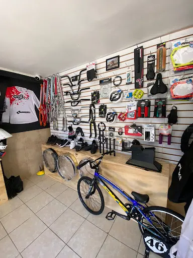 Foto de Gom3 Bike Store, taller de bicicletas en Temuco