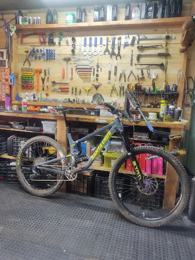 Foto de Manubaik, taller de bicicletas en Villarrica