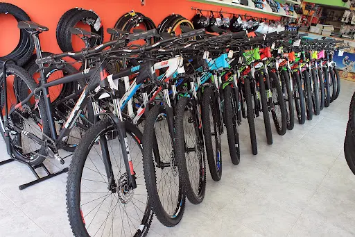 Imagen de Motorbikes And Bicycles Ortiz
