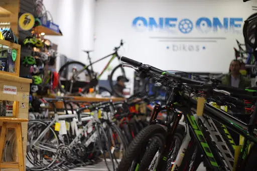 Foto de One O One, taller de bicicletas en Chia
