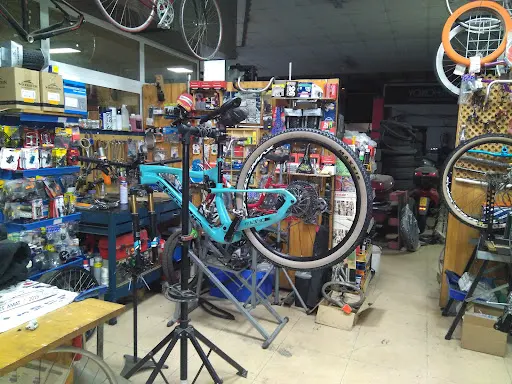 Foto de Racing Bike & Talleres Lebasi S.l., taller de bicicletas en Bonrepos i Mirambell
