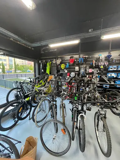 Foto de Sanchinarro Bikes, taller de bicicletas en Hortaleza