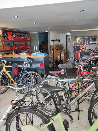Foto de Santana Bikes, taller de bicicletas en Oviedo