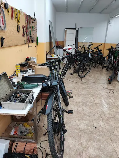 Foto de Shah E-bike S.l, taller de bicicletas en les Corts