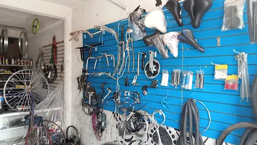 Foto de Taller De Bicicletas, taller de bicicletas en Medina