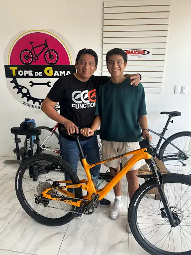 Imagen de Taller De Bicicletas Tope De Gama Workshop And Bikes