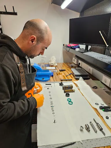 Imagen de Topcap Suspensions - Reparación Y Mantenimiento De Suspensiones De Bicicleta