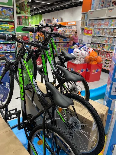 Foto de Toys"R"Us, tienda de bicicletas en Santa Cruz de Bezana