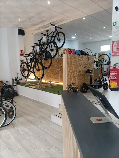 Foto de Velocity - Taller De Bicicletas Y Patinetes (Antes The Garage), taller de bicicletas en Fuengirola