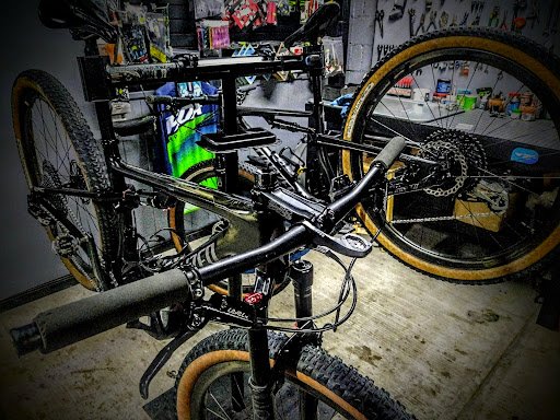 Taller de bicicletas Moto/Cycling workshop