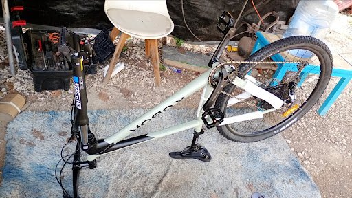 Taller de bicicletas TALLER DE BICICLETAS RUEDAS MAYA